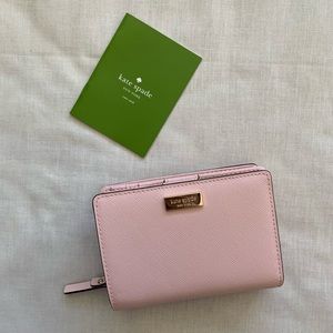 Kate Spade Light Pink Bi-fold Wallet💖